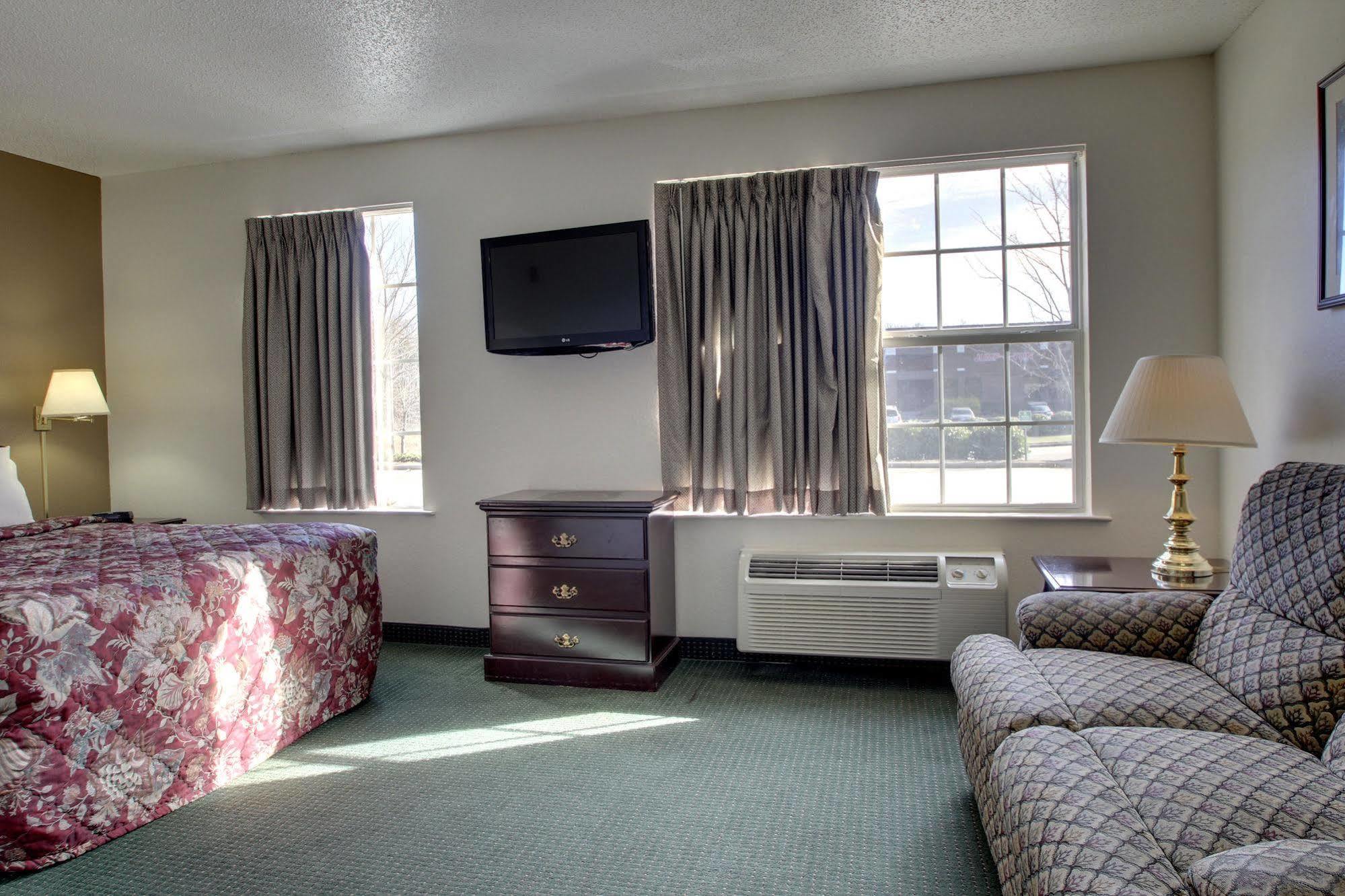 Intown Suites Extended Stay Greensboro Nc - Airport Exteriör bild