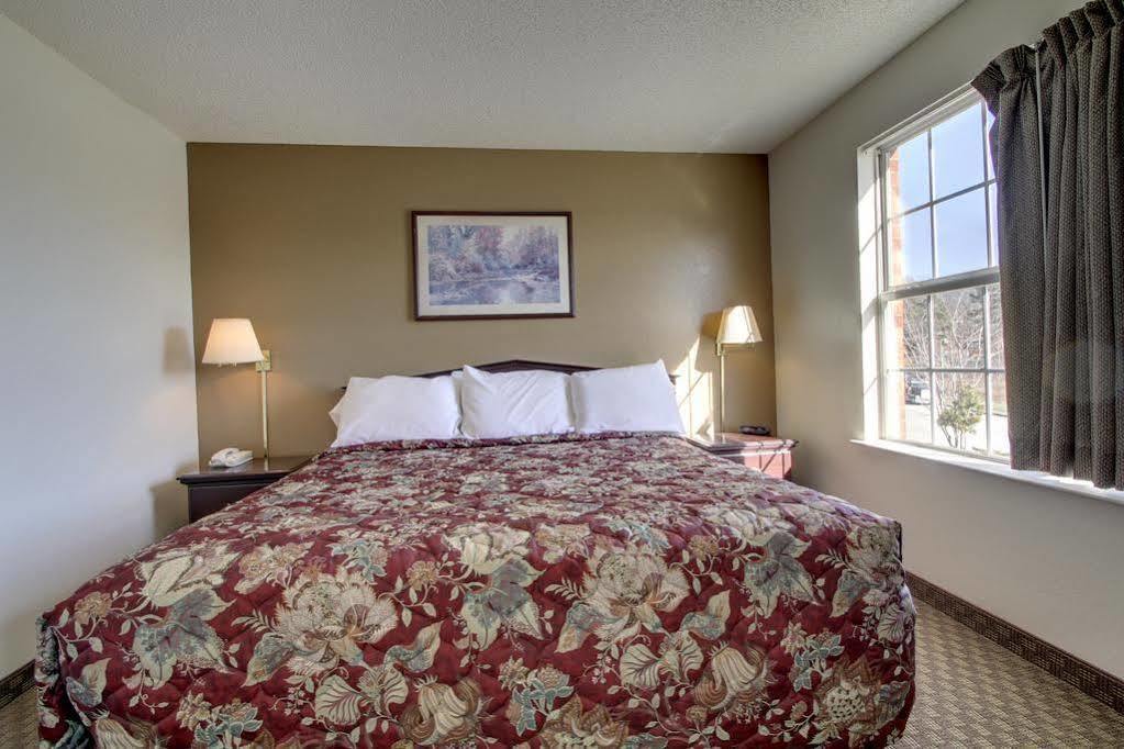 Intown Suites Extended Stay Greensboro Nc - Airport Exteriör bild